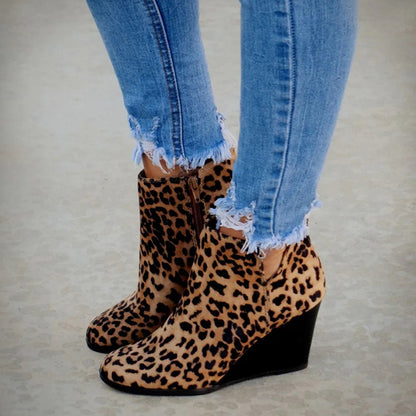Women Pointed Toe Leopard Boots