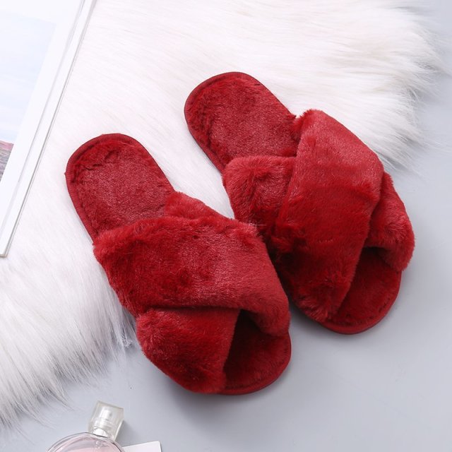 Women Cozy Fur Cross Slides
